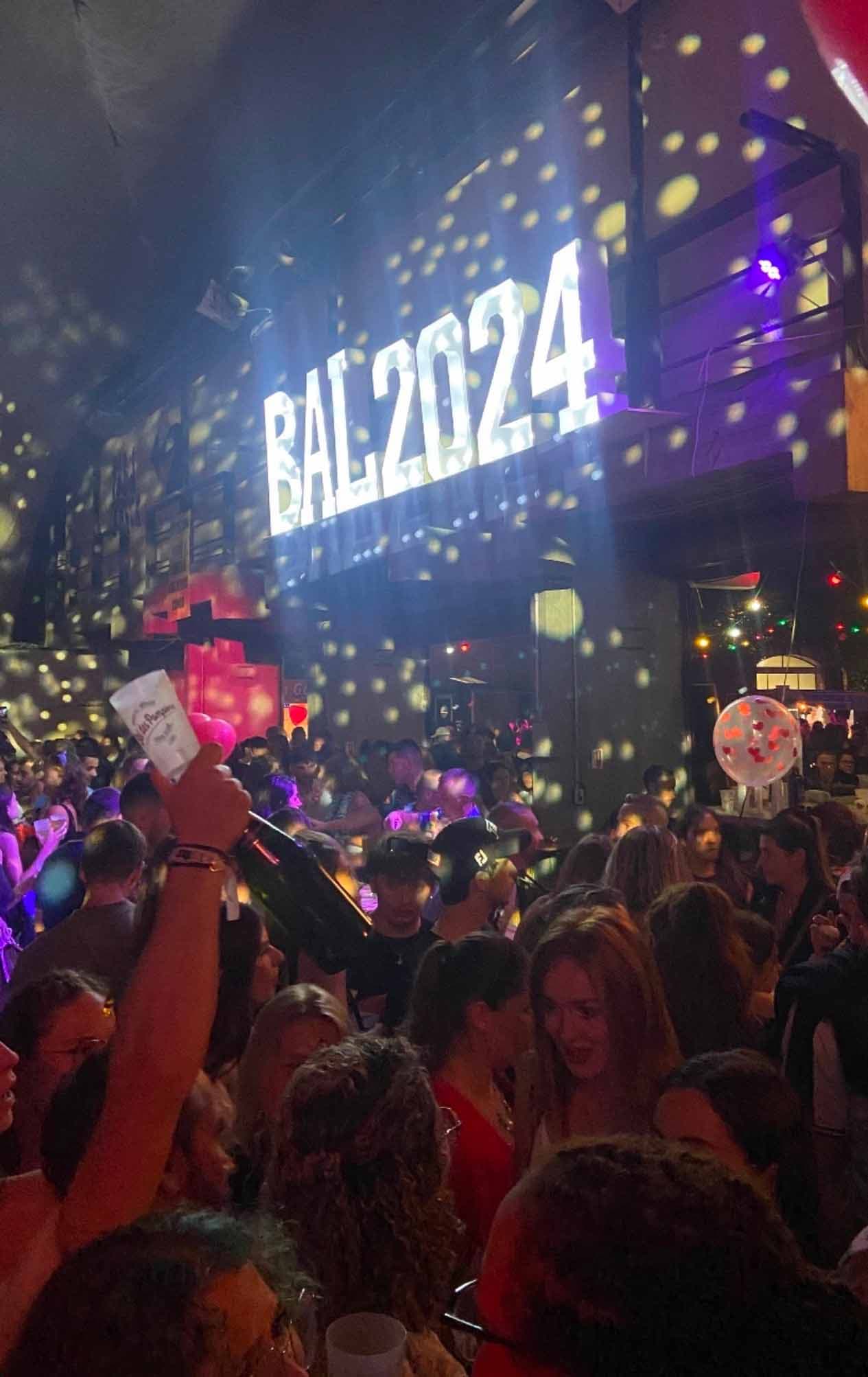 Le Bal Des Pompiers
